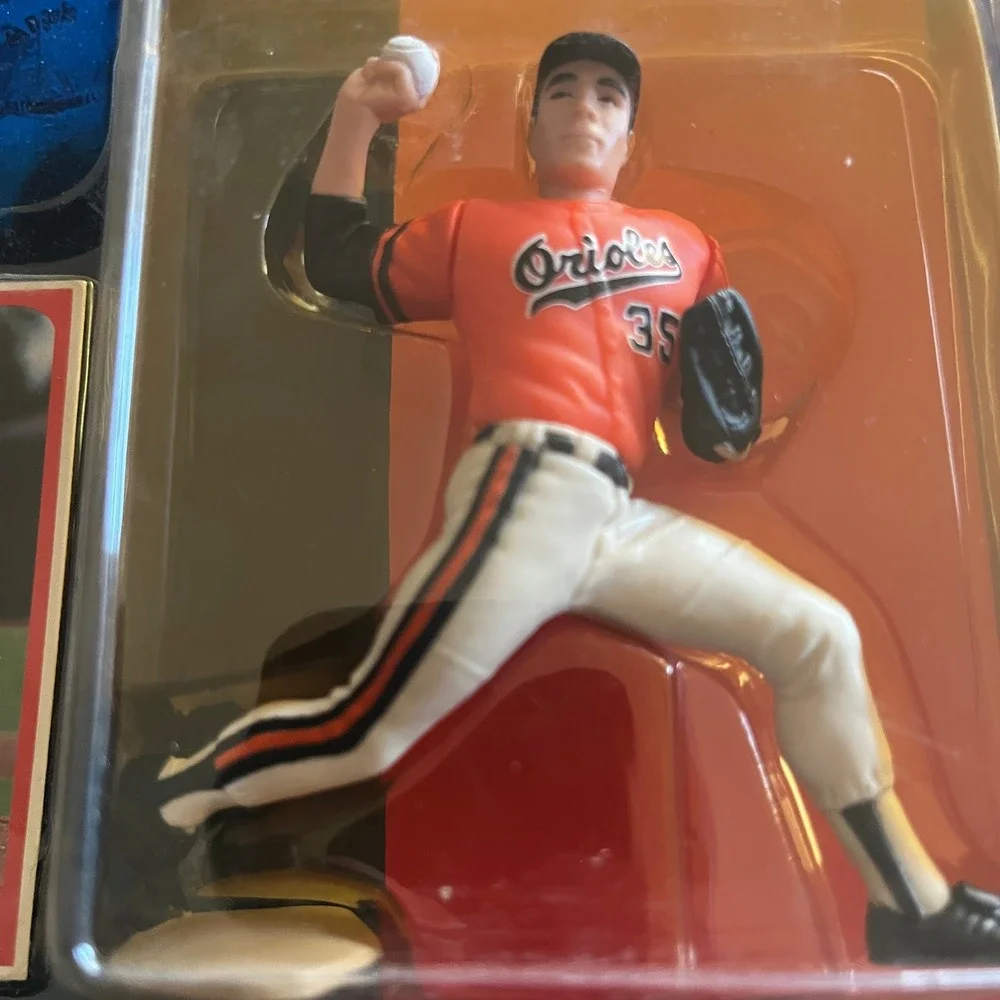 1994 Starting Lineup Mike Mussina Baltimore Orioles Kenner Figure with Card NEW